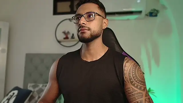 LiamGarcia1 online show from 12.21.24