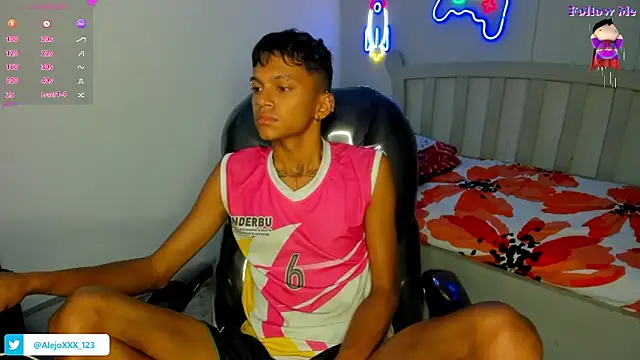 loistwink  online show from 10.16.25