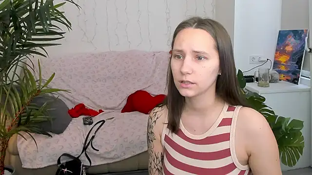 HotCaramellsTV online show from 03.18.25