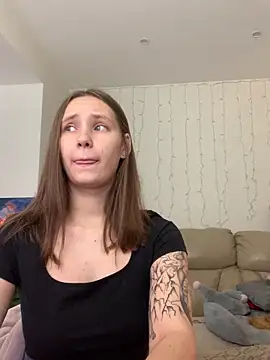 HotCaramellsTV online show from 09.19.25