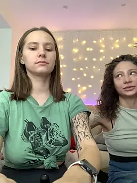 HotCaramellsTV online show from 10.07.25