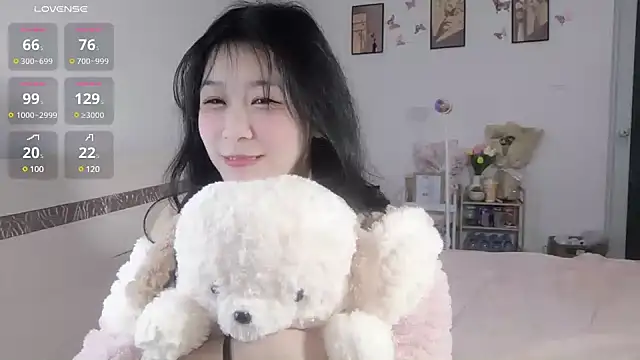 Snapshot of Luminous163 chatting on 01.17.25 Luminous163 online show from 01.17.25