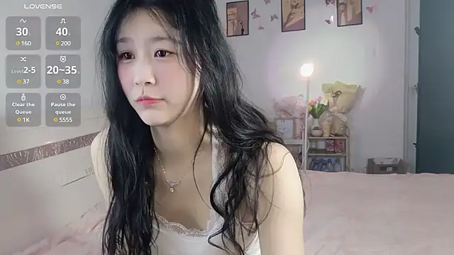 Snapshot of Luminous163 chatting on 01.22.25 Luminous163 online show from 01.22.25