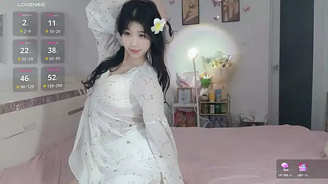 Snapshot of Luminous163 chatting on 02.26.25 Luminous163 online show from 02.26.25