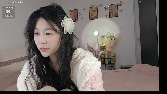 Snapshot of Luminous163 chatting on 03.01.25 Luminous163 online show from 03.01.25