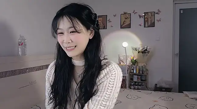 Snapshot of Luminous163 chatting on 03.21.25 Luminous163 online show from 03.21.25