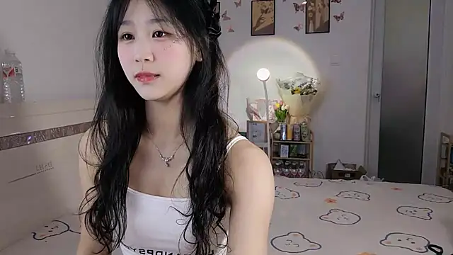Snapshot of Luminous163 chatting on 03.22.25 Luminous163 online show from 03.22.25