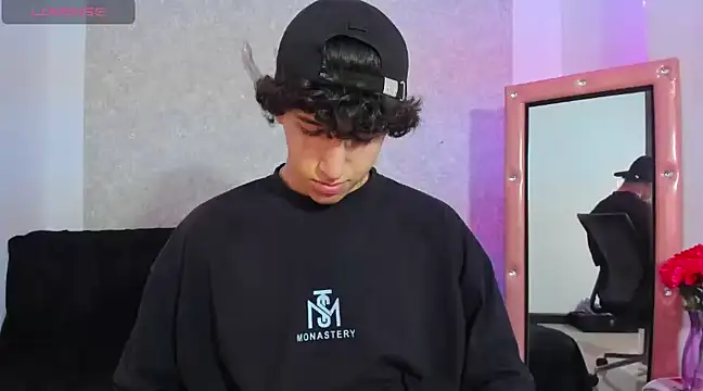 Snapshot of Kerverr_ chatting on 12.13.24 Kerverr  online show from 12.13.24