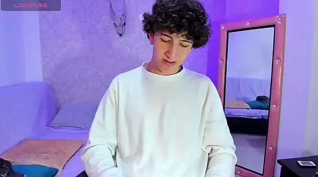 Snapshot of Kerverr_ chatting on 01.03.25 Kerverr  online show from 01.03.25