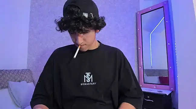 Snapshot of Kerverr_ chatting on 01.22.25 Kerverr  online show from 01.22.25