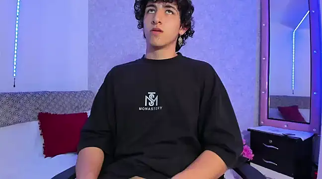 Snapshot of Kerverr_ chatting on 01.23.25 Kerverr  online show from 01.23.25