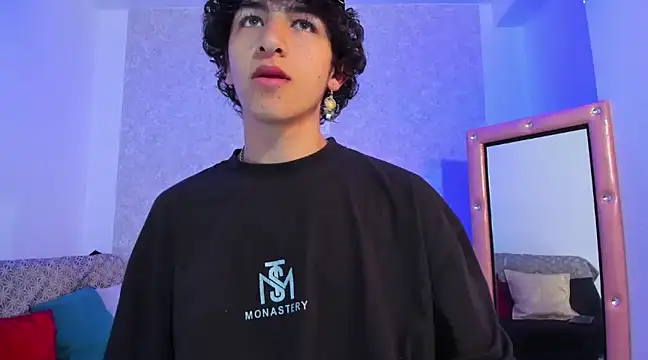 Snapshot of Kerverr_ chatting on 02.05.25 Kerverr  online show from 02.05.25