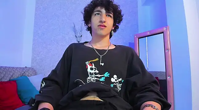 Snapshot of Kerverr_ chatting on 02.07.25 Kerverr  online show from 02.07.25