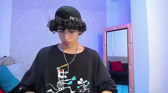 Snapshot of Kerverr_ chatting on 02.07.25 Kerverr  online show from 02.07.25