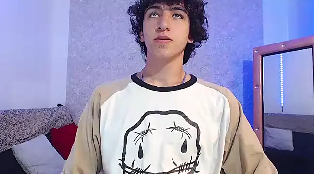 Snapshot of Kerverr_ chatting on 02.11.25 Kerverr  online show from 02.11.25