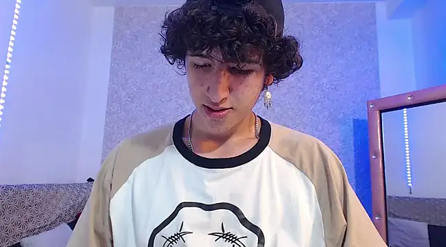 Snapshot of Kerverr_ chatting on 02.12.25 Kerverr  online show from 02.12.25