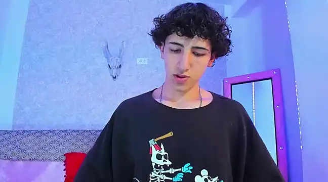 Snapshot of Kerverr_ chatting on 03.08.25 Kerverr  online show from 03.08.25