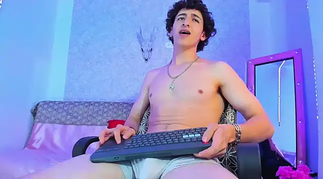 Snapshot of Kerverr_ chatting on 03.09.25 Kerverr  online show from 03.09.25