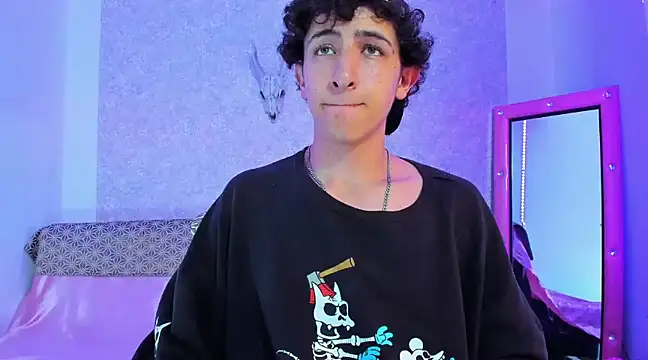 Snapshot of Kerverr_ chatting on 03.10.25 Kerverr  online show from 03.10.25