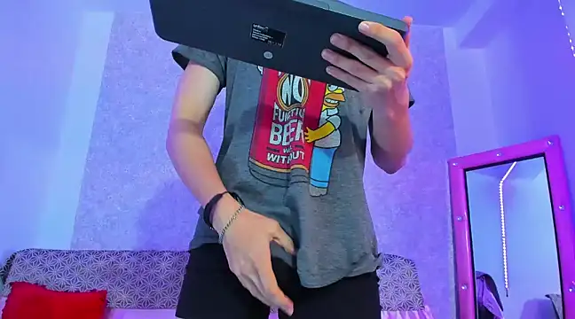 Snapshot of Kerverr_ chatting on 03.11.25 Kerverr  online show from 03.11.25