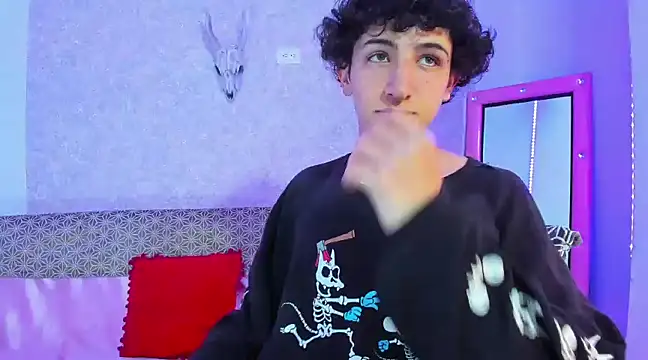 Snapshot of Kerverr_ chatting on 03.13.25 Kerverr  online show from 03.13.25