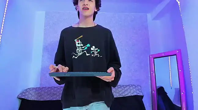 Snapshot of Kerverr_ chatting on 03.19.25 Kerverr  online show from 03.19.25