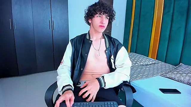 Snapshot of Kerverr_ chatting on 09.09.25 Kerverr  online show from 09.09.25