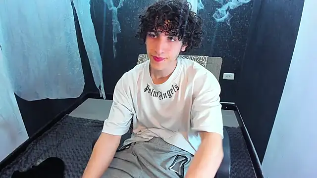 Snapshot of Kerverr_ chatting on 10.16.25 Kerverr  online show from 10.16.25