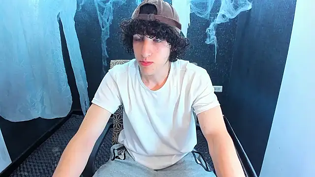 Snapshot of Kerverr_ chatting on 10.27.25 Kerverr  online show from 10.27.25