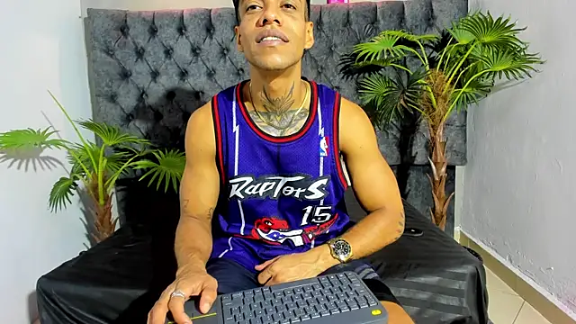 Snapshot of Salomon_koude chatting on 06.25.26 Salomon koude online show from 06.25.26