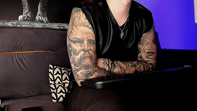 Snapshot of uptomatty chatting on 02.27.25 uptomatty online show from 02.27.25