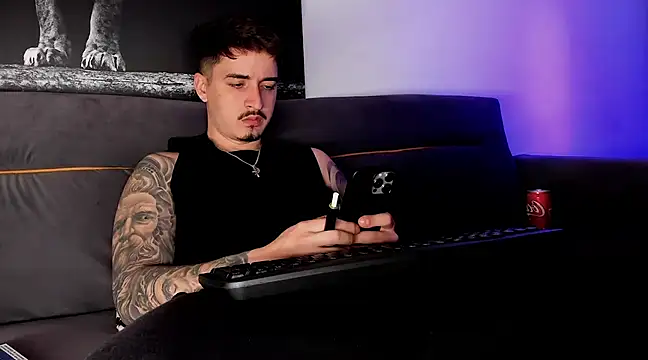 Snapshot of uptomatty chatting on 03.22.25 uptomatty online show from 03.22.25