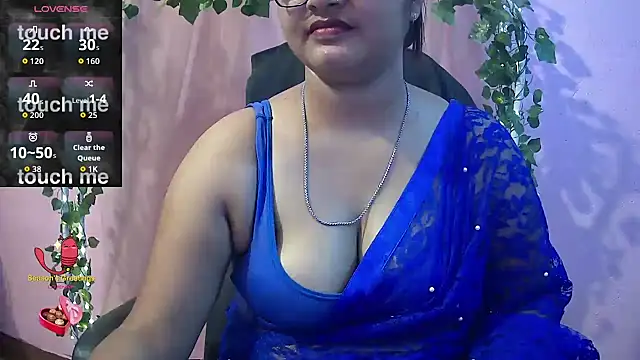 Snapshot of Pari-new chatting on 04.24.26 Pari-new online show from 04.24.26