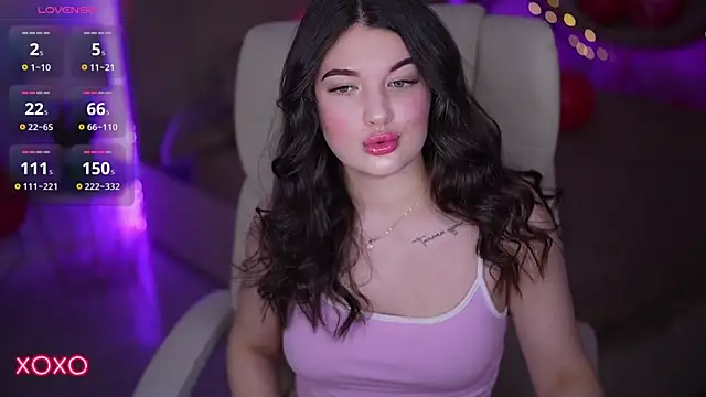 YourLolaBunny online show from 02.09.26