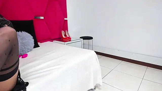 AmiraDulcee online show from 09.25.25