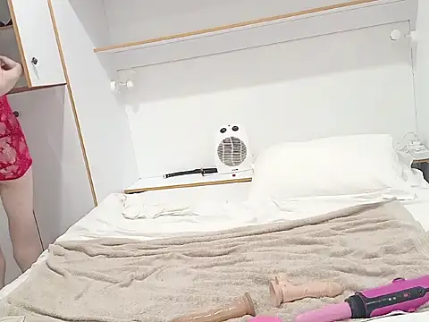 AmyAllure online show from 09.24.25