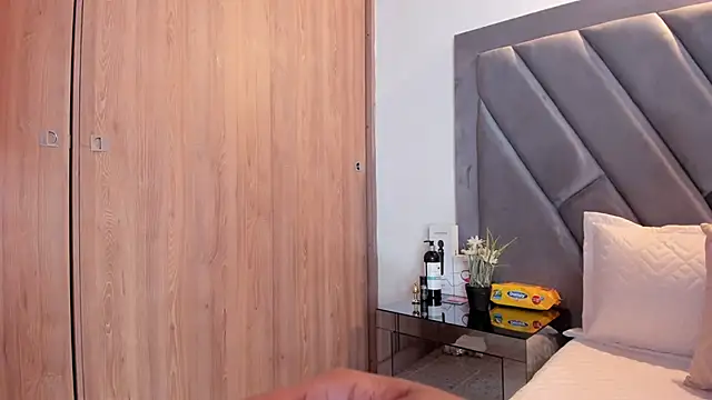 brenda nova18 online show from 10.02.25