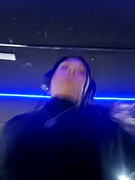 Karenn12 online show from 10.31.25