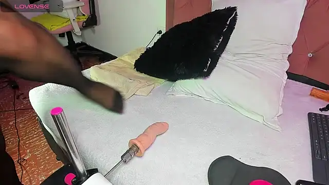 Snapshot of kyliestteel chatting on 01.27.25 kyliestteel online show from 01.27.25