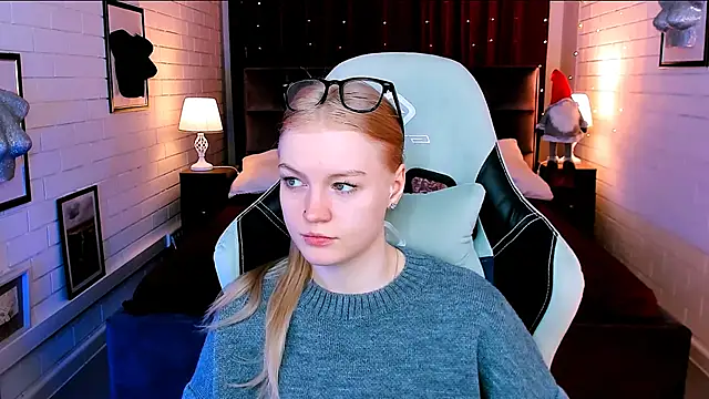 Snapshot of GraceGlamour chatting on 01.14.25 GraceGlamour online show from 01.14.25
