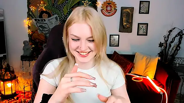 Snapshot of GraceGlamour chatting on 01.15.25 GraceGlamour online show from 01.15.25