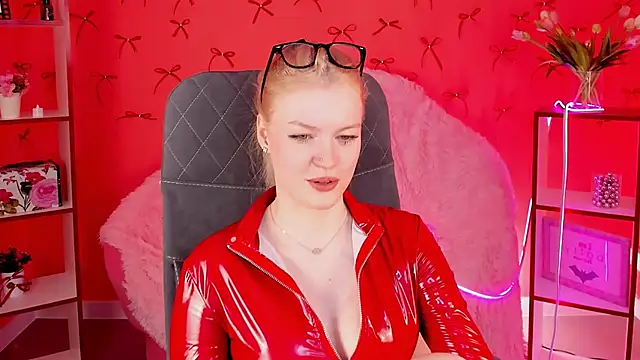 Snapshot of GraceGlamour chatting on 01.22.25 GraceGlamour online show from 01.22.25