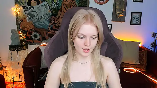 Snapshot of GraceGlamour chatting on 02.08.25 GraceGlamour online show from 02.08.25