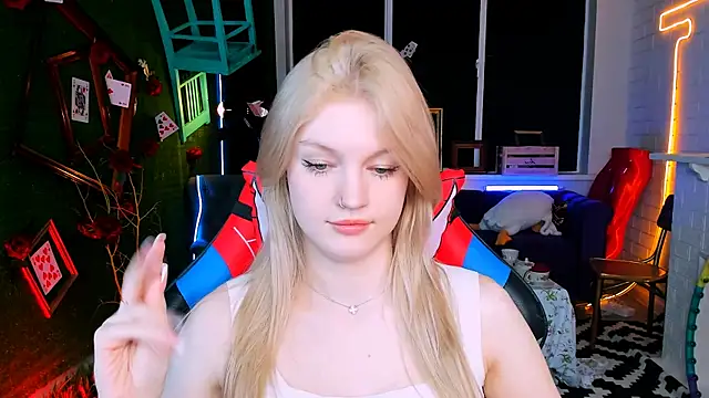 Snapshot of GraceGlamour chatting on 02.26.25 GraceGlamour online show from 02.26.25
