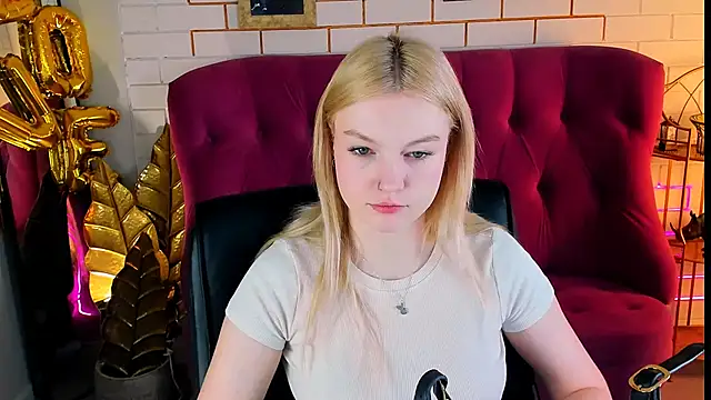 Snapshot of GraceGlamour chatting on 03.03.25 GraceGlamour online show from 03.03.25