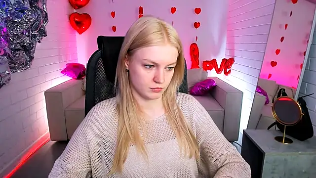 Snapshot of GraceGlamour chatting on 03.11.25 GraceGlamour online show from 03.11.25