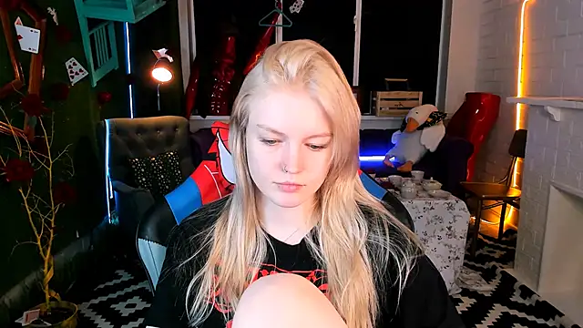 Snapshot of GraceGlamour chatting on 03.15.25 GraceGlamour online show from 03.15.25