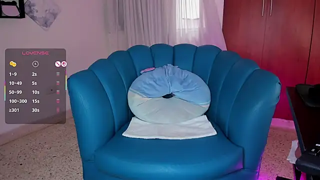 Julie Markk online show from 12.19.25