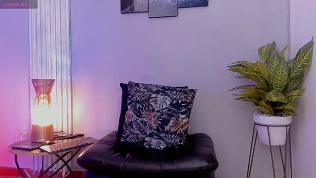 thomas eliotts online show from 12.18.24