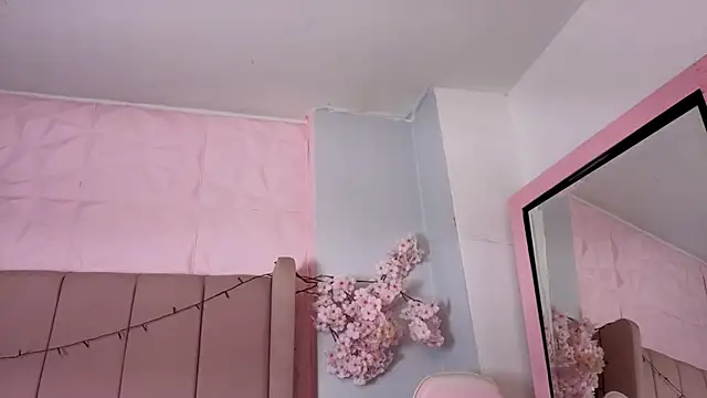 MollyBigBoobs12 online show from 10.17.25